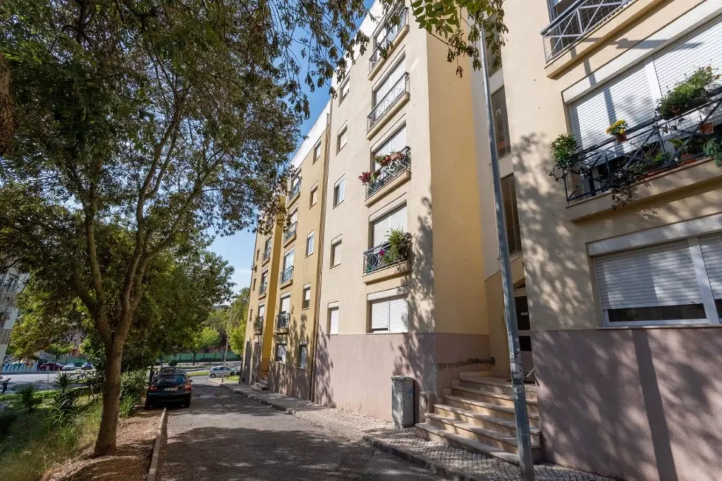 Apartamento T3 Alfornelos, Brites